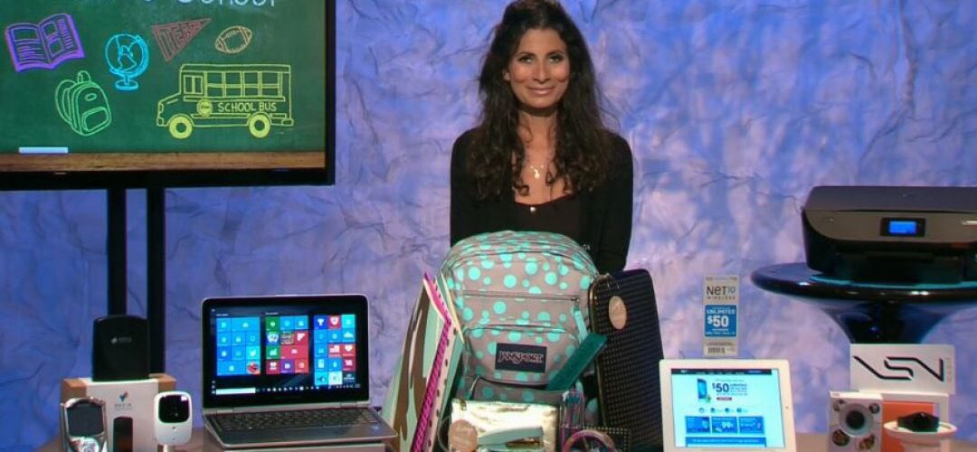 JannaRRobinson's tweet image. Blast from the past! Check out this old picture of me doing a tv spot on #techorating back to school #musthaves 👍🏼