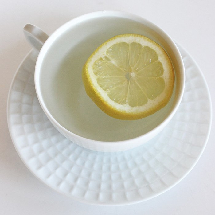 Shape_Magazine's tweet photo. 4 Surprising Reasons Why Hot Lemon Water Should Be Your Morning Ritual https://t.co/flikOEIOVQ https://t.co/fdJ7wI0R7A