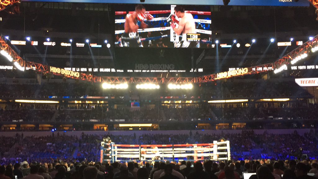 fvreporter's tweet photo. #Canelovs.Smith Fight night. #ATTStadium Univision Deportes https://t.co/g3zhQkTlEZ