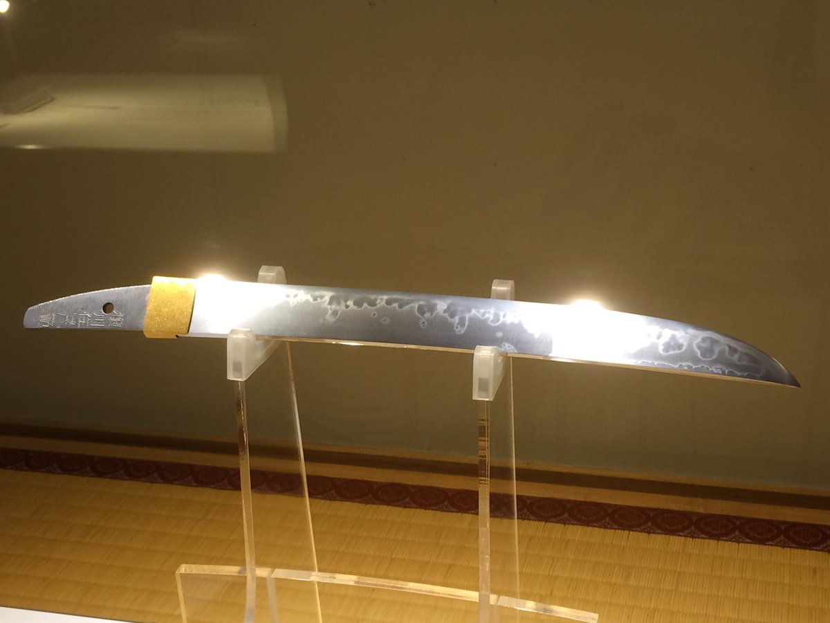 ないな 鉄の展示館さんの 第11回お守り刀展覧会 を見に行った まともに現代刀 の数々を並べて見たのは初めてだったけど予想以上に個性的 土置きをしない裸焼きが妙のよさ チャンレンジかつ精神性を大事にした破邪を守る刀達だった とうらぶ男子 ないな 鉄の展示館さんの 第11回お守り刀展覧会 を見に行った まともに現代刀 の数々を並べて見たのは初めてだったけど予想以上に個性的 土置きをしない裸焼きが妙のよさ チャンレンジかつ精神性を大事にした破邪を守る刀達だった とうらぶ男子