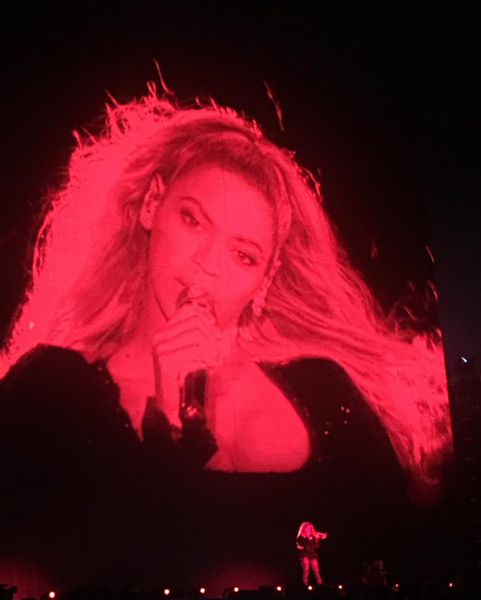 Beyoncé >> The Formation World Tour - Página 42 Csm8ZQXWcAAf76D