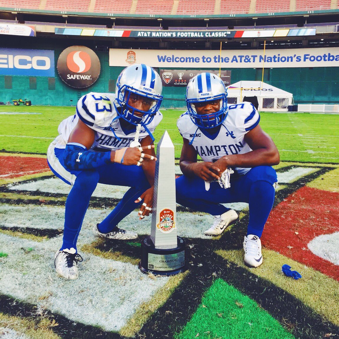 TheHUnderGround's tweet photo. Academics. Athletics. You pick. Hampton University is and always will be THE Standard of Excellence #NationsClassic🏈 https://t.co/oyhlVzvggG