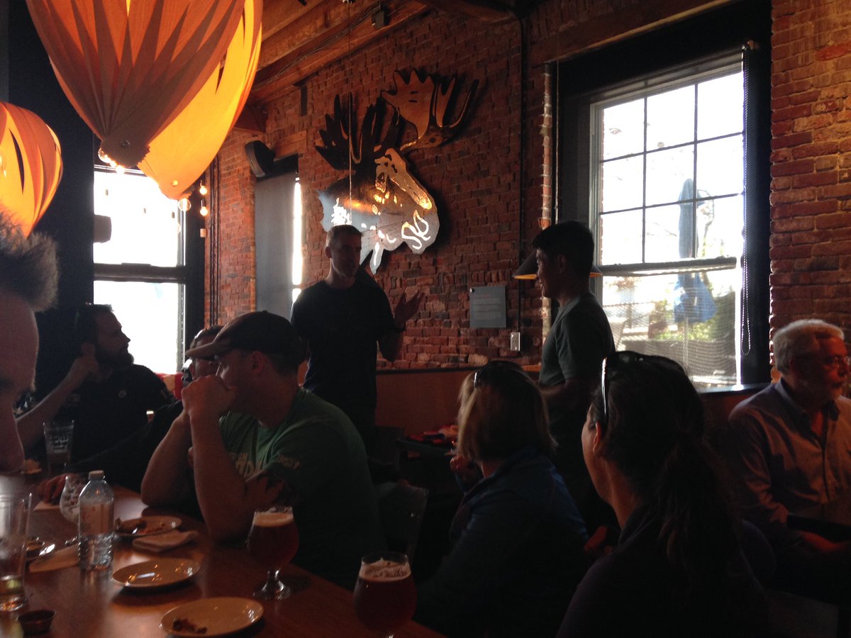 River Trails and ales wrap up bash <a href="/SJAH_NB/">Saint John Ale House</a> <a href="/RiverAndTrailOC/">River & Trail OC</a> great day thanks 12.2km middle of the pack 😀