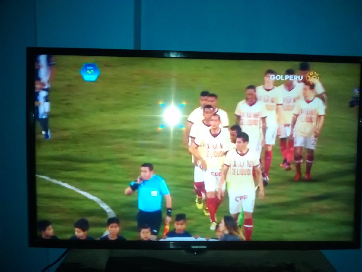 THEFLVCO's tweet photo. Viendo #ELCLASICOPORGOLPERU #SevieneelQuino https://t.co/gk5ZlMlkZH
