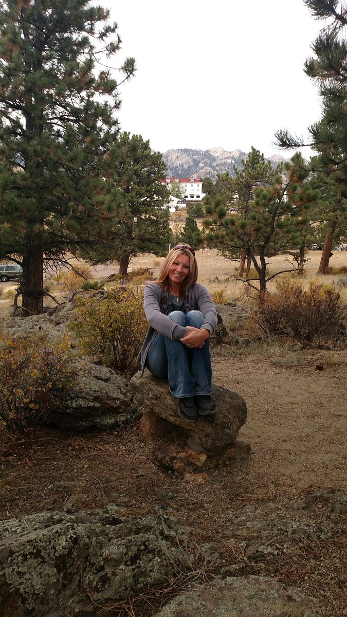 wishiwasbeth's tweet photo. Estes Park, my happy place #lovethemountains https://t.co/CTlndk2pGk