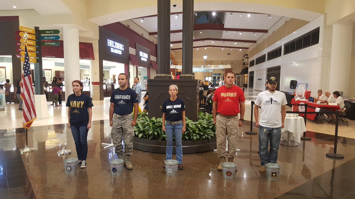 ogbuefijr's tweet photo. Our service men & women are the best!!! Proud of you guys. #standatattention
Donate at: https://t.co/0CYRl3Pd27 https://t.co/u52etLVbqf