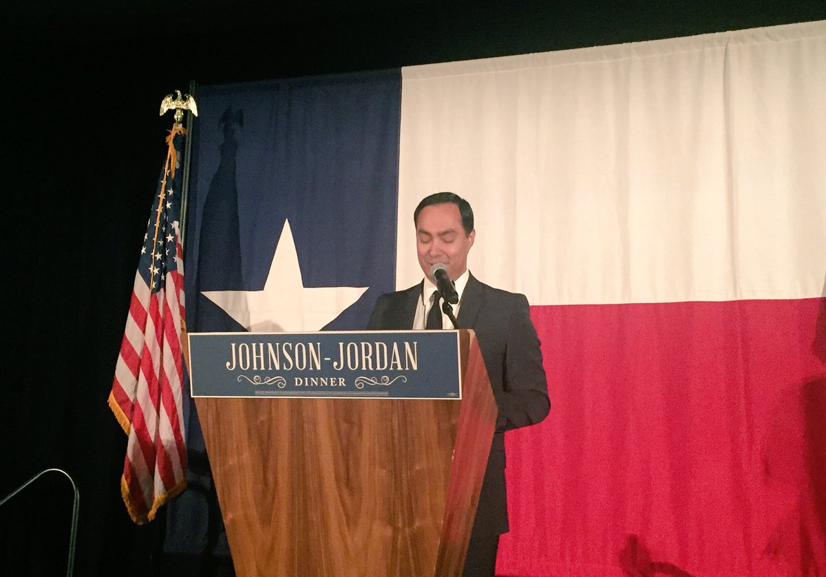texasdemocrats's tweet photo. "We need to send @petegallego back to Congress." - @JoaquinCastrotx #JJDinner https://t.co/Ge2dVCA4Gv
