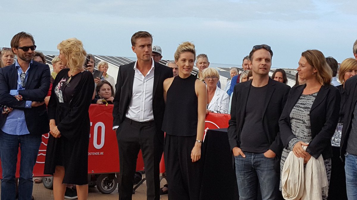 ebroenespanol's tweet photo. Más fotos de #EvelyneBrochu en #FFO16 hoy tomadas por suuskev (Tumblr)! https://t.co/tfI6TxFQqg #LePasseDevantNous https://t.co/MHqIRaIRa2