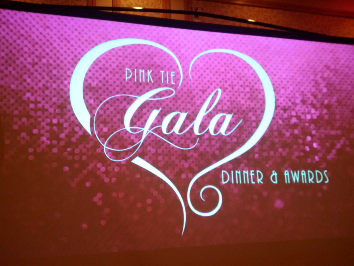 nursenextdoorms's tweet image. The social event of the year #weareboldpink @nursenextdoor #YVR2016 #carevention