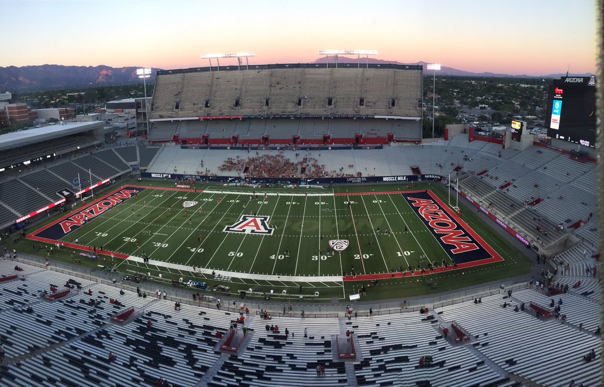 90 minutes til kickoff at Arizona Stadium. #HawaiiFB #RoadWarriors