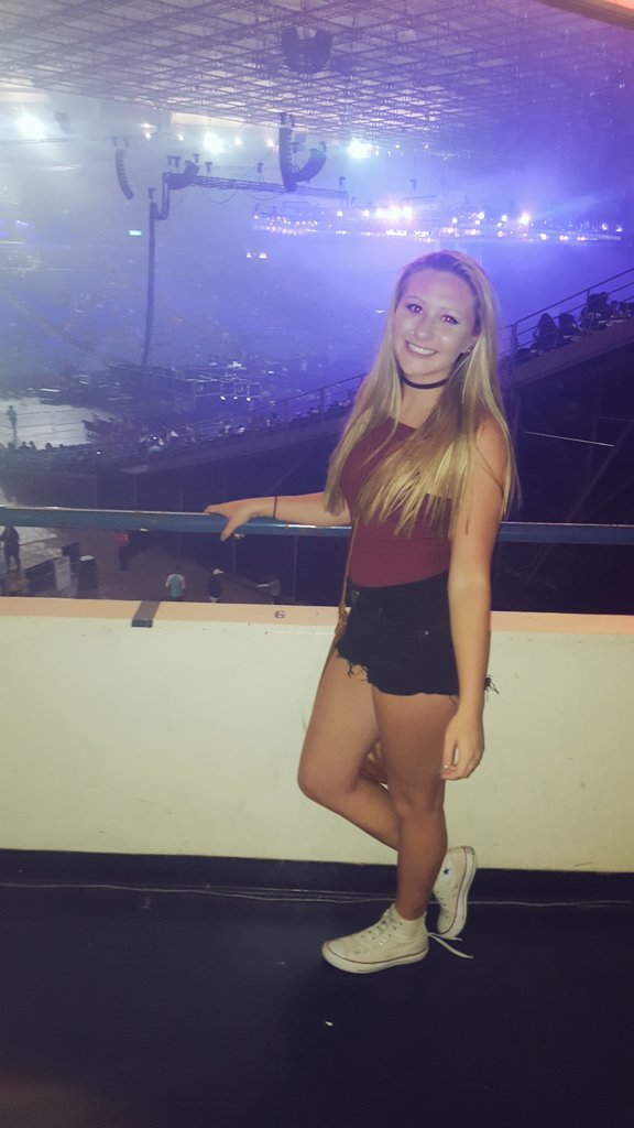 cheyposey10's tweet photo. You and yours vs me and mine #onourworstbehavior  #SummerSixteenTour https://t.co/DZMBL6HSWu