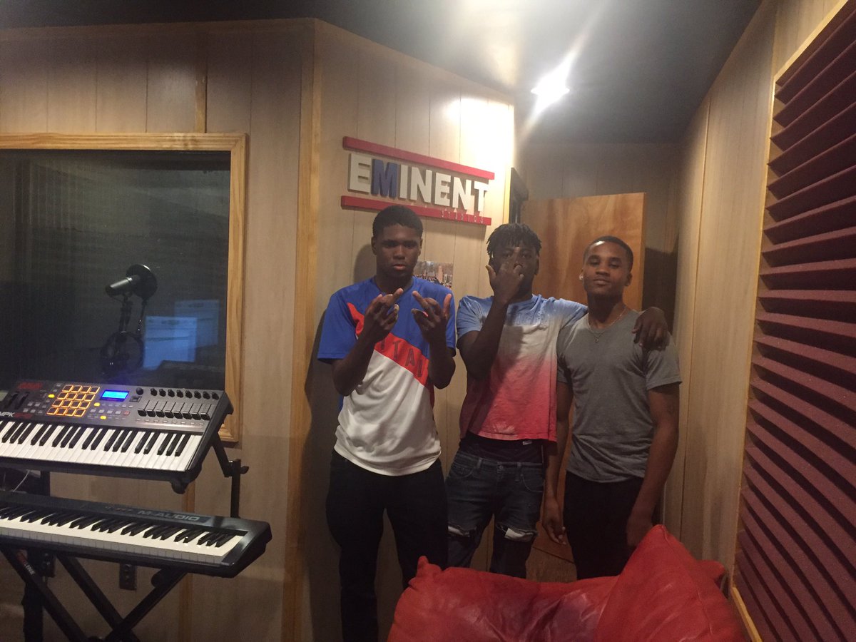 EminentStudios's tweet photo. Today @zannburger_ @2RichesDman @MistGangRio came into the #studio and cooked up some #heat #Atlanta #Sessions https://t.co/ykmgGD5h3m