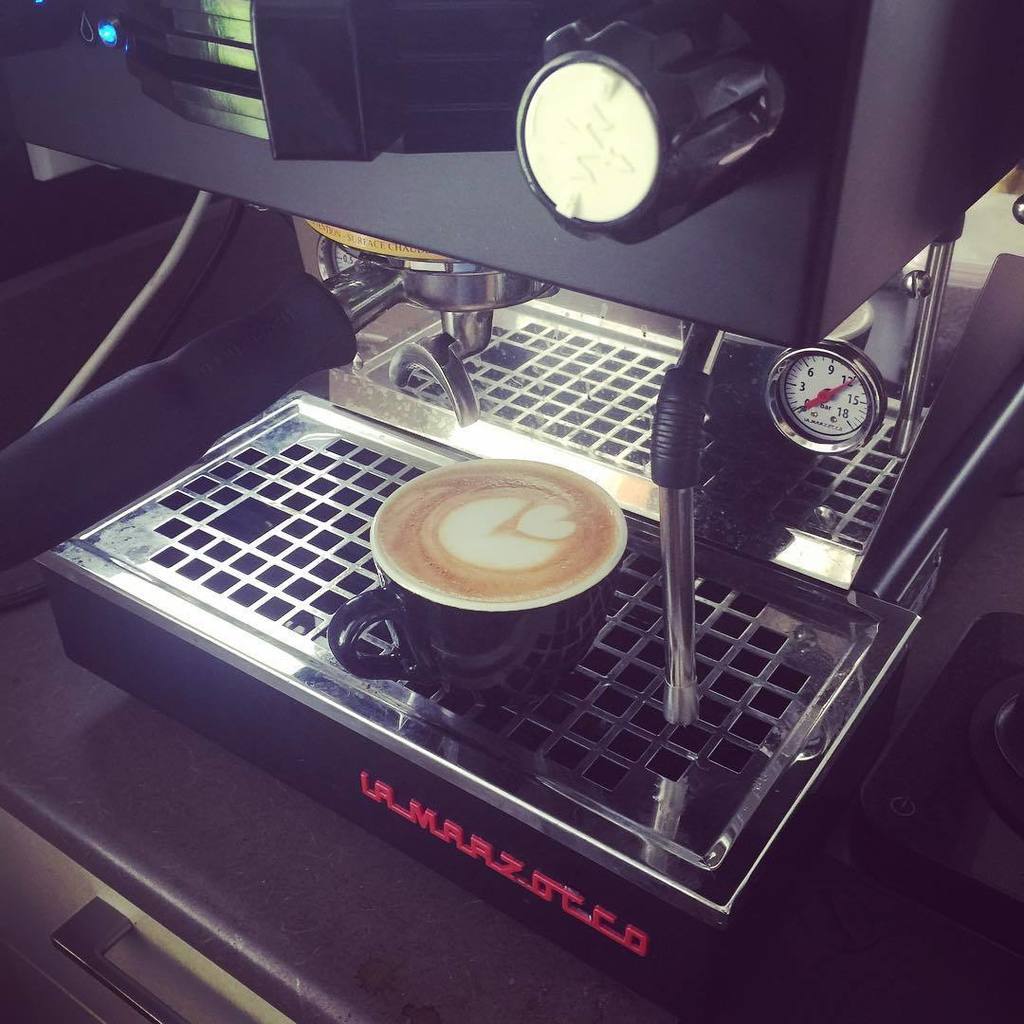 LineaLove flat white