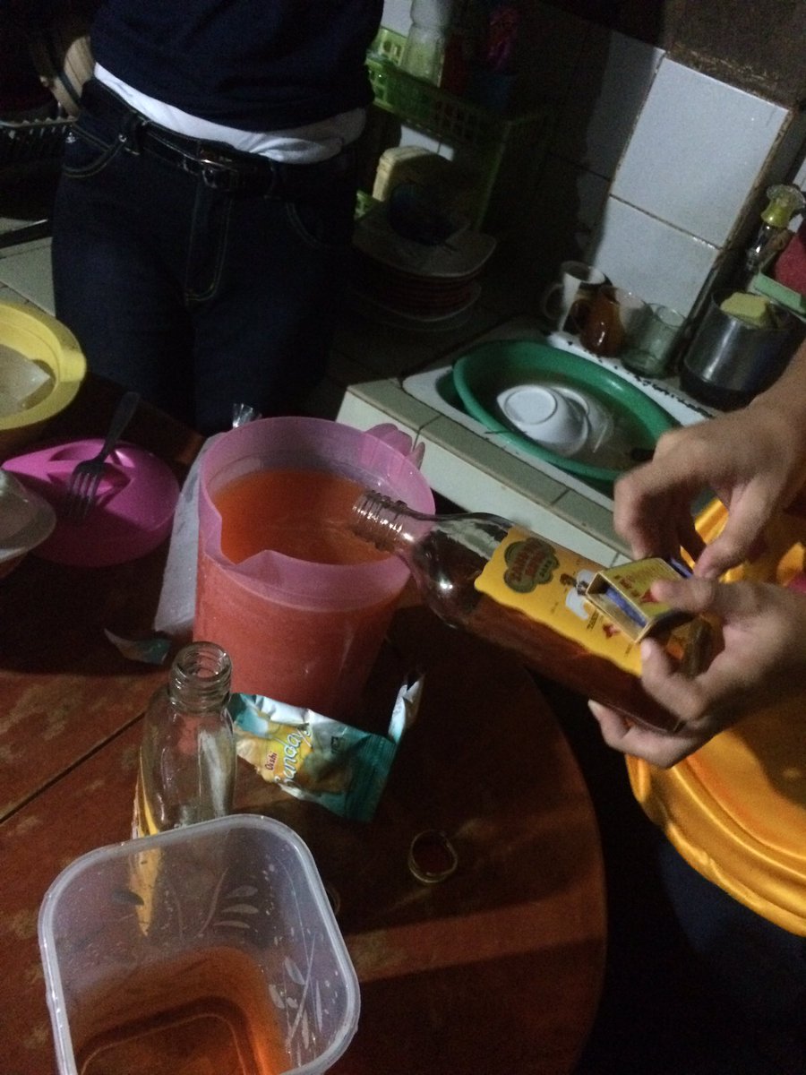 biongmaica00's tweet photo. Last night! 🍺🍻🍺😍😂😄💪🏻👊🏻🎉🏀❤️
#Chadsquad 🏀💪🏻 https://t.co/vGhmDNHlf7