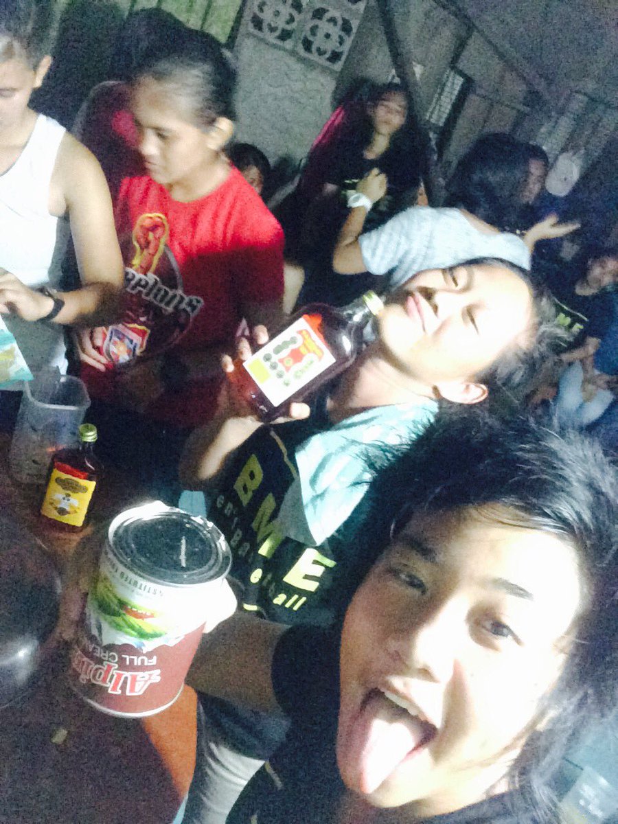 biongmaica00's tweet photo. Last night! 🍺🍻🍺😍😂😄💪🏻👊🏻🎉🏀❤️
#Chadsquad 🏀💪🏻 https://t.co/vGhmDNHlf7