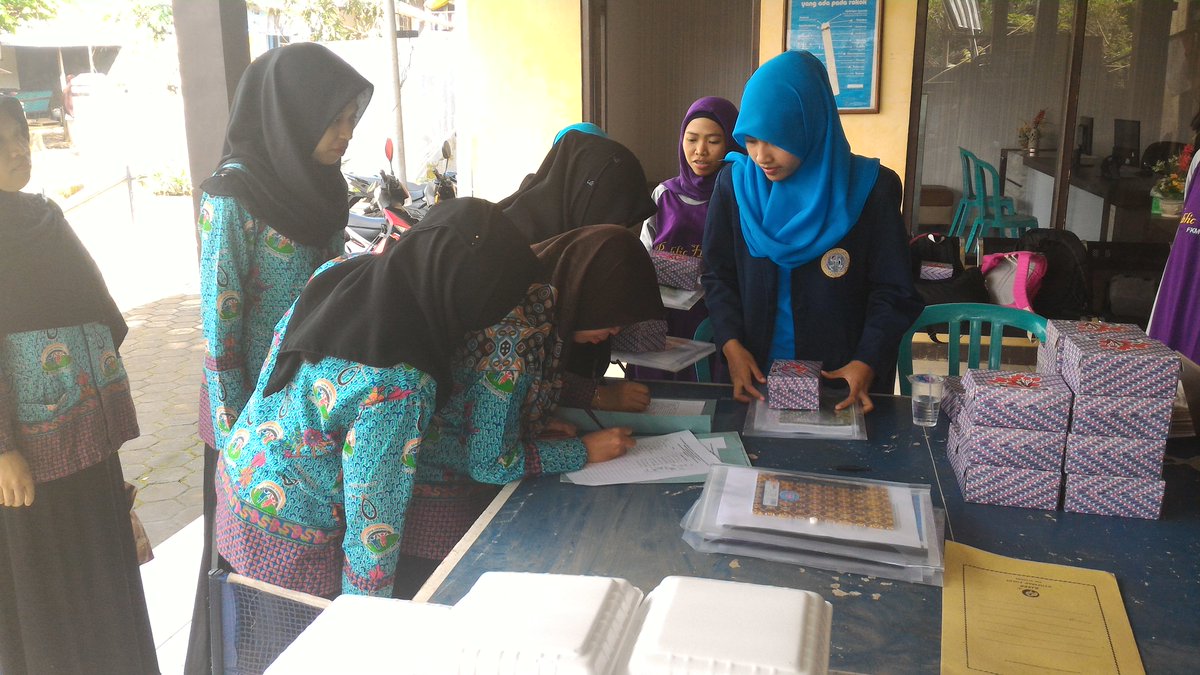 PENGMAS FKM UNAIR "kader sbg motivator kesehatan, inovasi media komunikasi, smart kampung segobang 
<a href="/a_azwarnas/">Abdullah (Azwar Anas)</a>