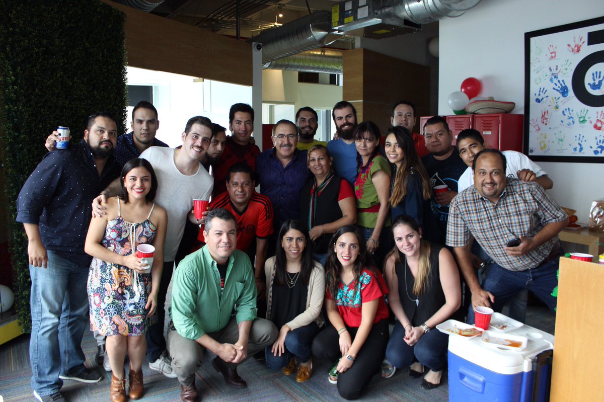 Festejo Mexicano en Grupo Cinco. #VivaMexico https://t.co/XCu2Clefxj