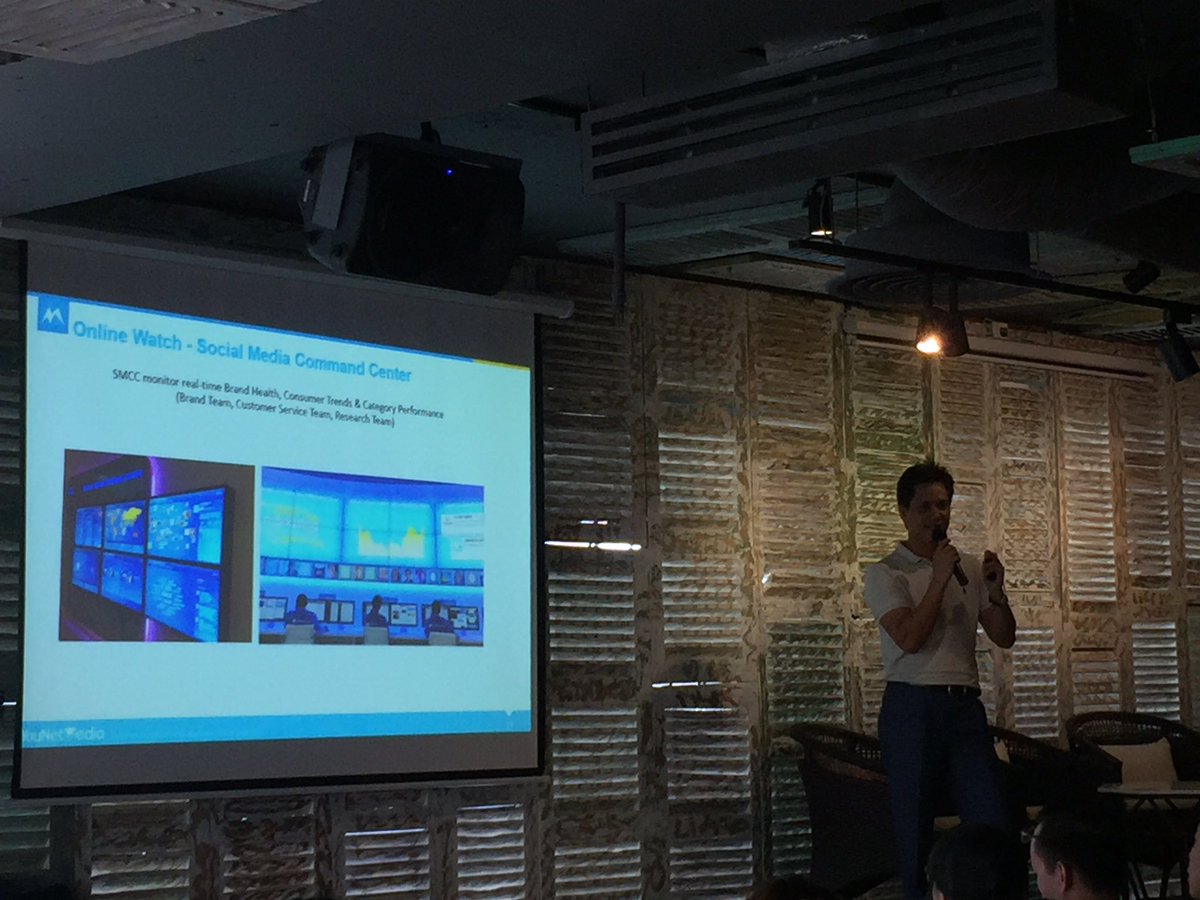 garykoe's tweet photo. #YouNetMedia social media command center is what brands need "Real-time #SocialListening & Intelligence" #DMAVietnam https://t.co/7FtJGNCaU7