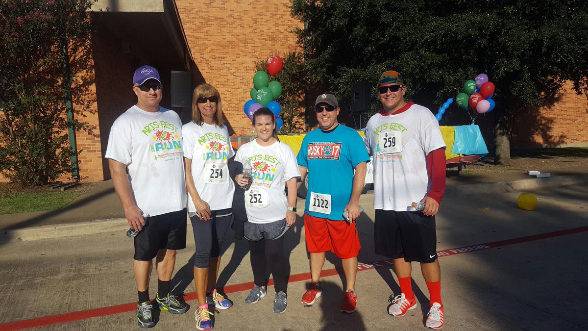 StevenTraw's tweet photo. @SEF_ShermanISD Arts Fest Fun Run  #SoryHuskies #buildingbearcats @NicoSummerfield @malsmarie https://t.co/EyhnquoQZa