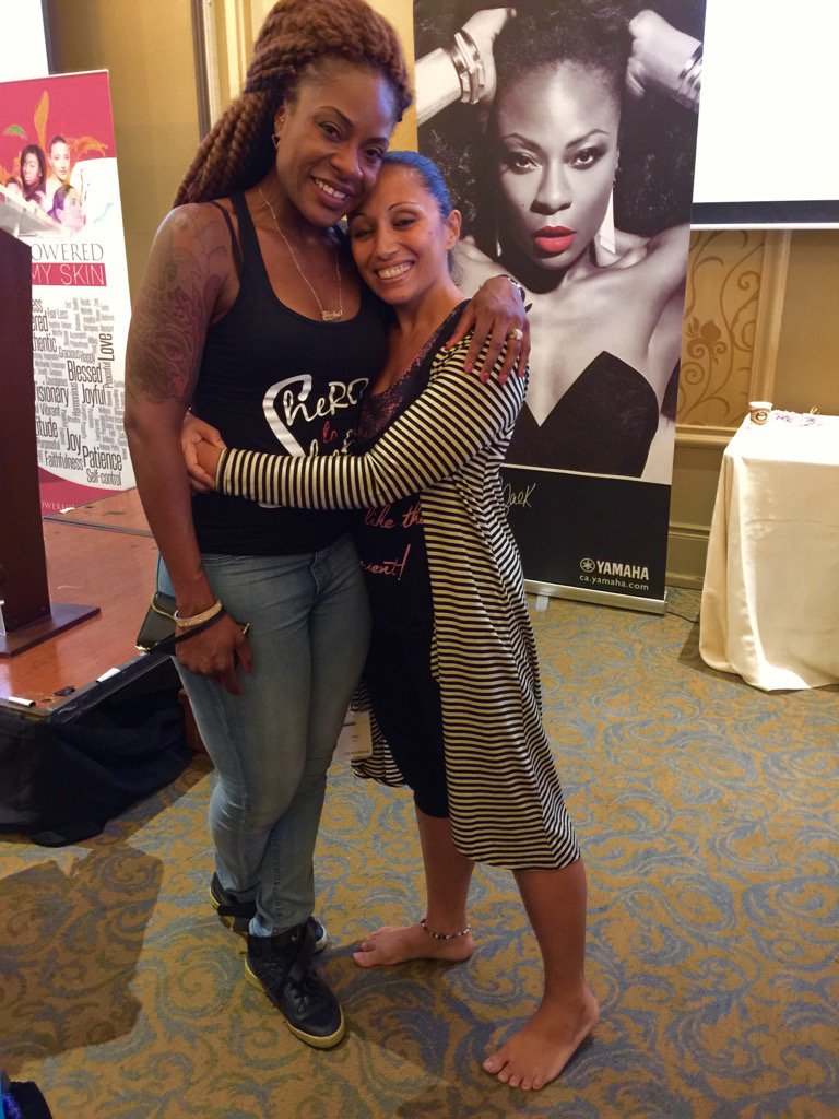 Ioana_Aboumitri's tweet photo. #sherotosheeo #jullyblack #empoweredinmyskinTO #barefooting #spreadalofa @sherotosheeo @missjullyblack @Keke1972 πβοΈ https://t.co/oRIEOnBkls
