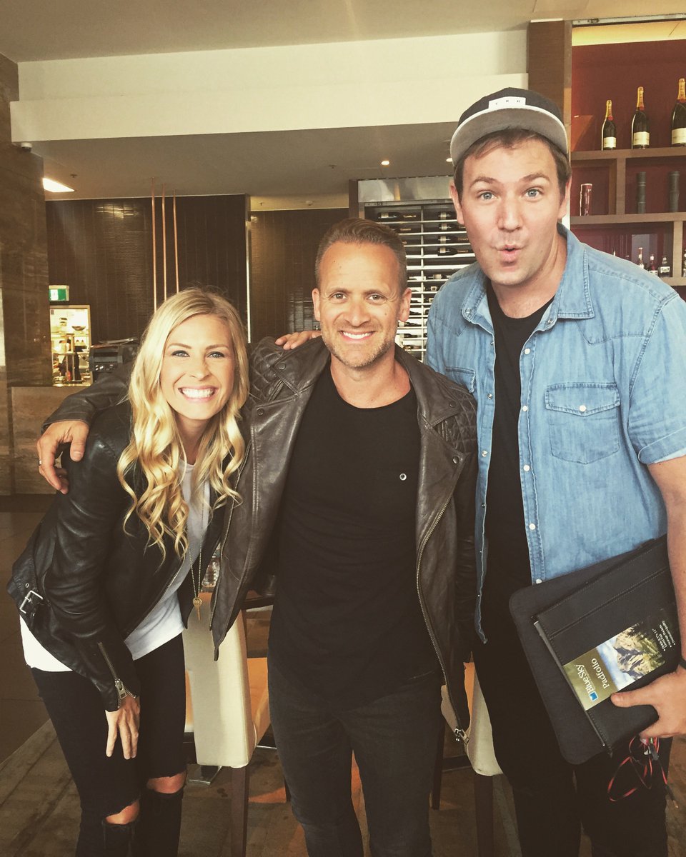 BryceSoluciones's tweet photo. Cuanto amo a mis amigos @brianjohnsonM @JennJohnson20 y toda la fmlia @bethelmusic #Fmlia #Alianzas #NuevoTiempo⚡️⚡️ https://t.co/ib5wQIsxvZ