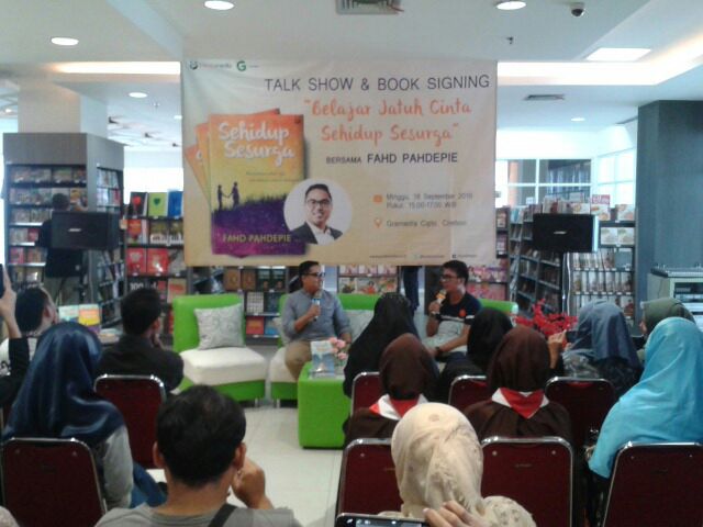 redaksipanda's tweet photo. Talkshow #SehidupSesurga di @gramedia_cipto @fahdpahdepie sudah dimulai. Yuk merapat! https://t.co/W1weA5PBFs