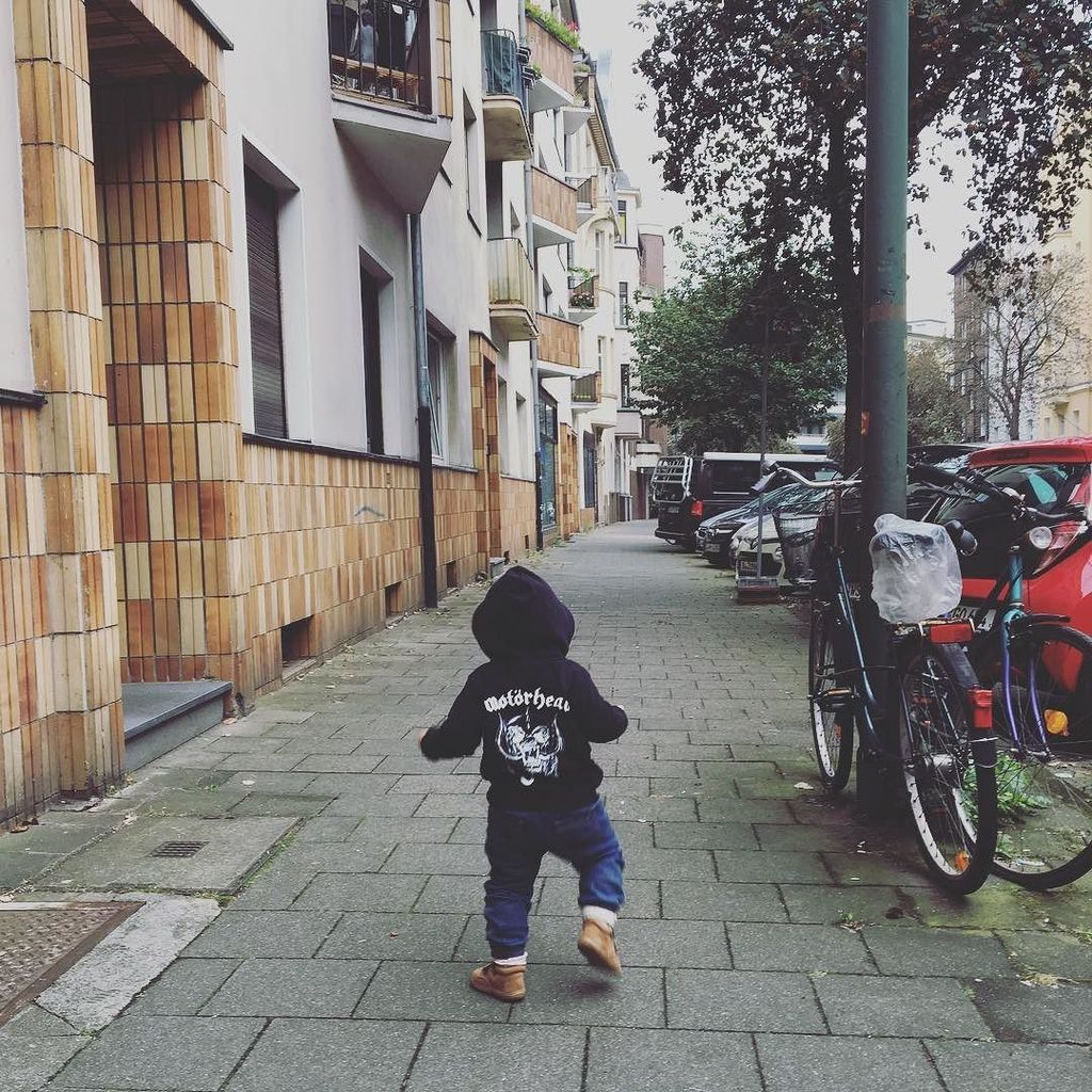 SewMeow's tweet photo. Sunday morning stroll to the flea market. Favourite fall activity. Happy Sunday! #MiniSmee… https://t.co/dE7fyQCcmo https://t.co/yYQSmmQ7ts