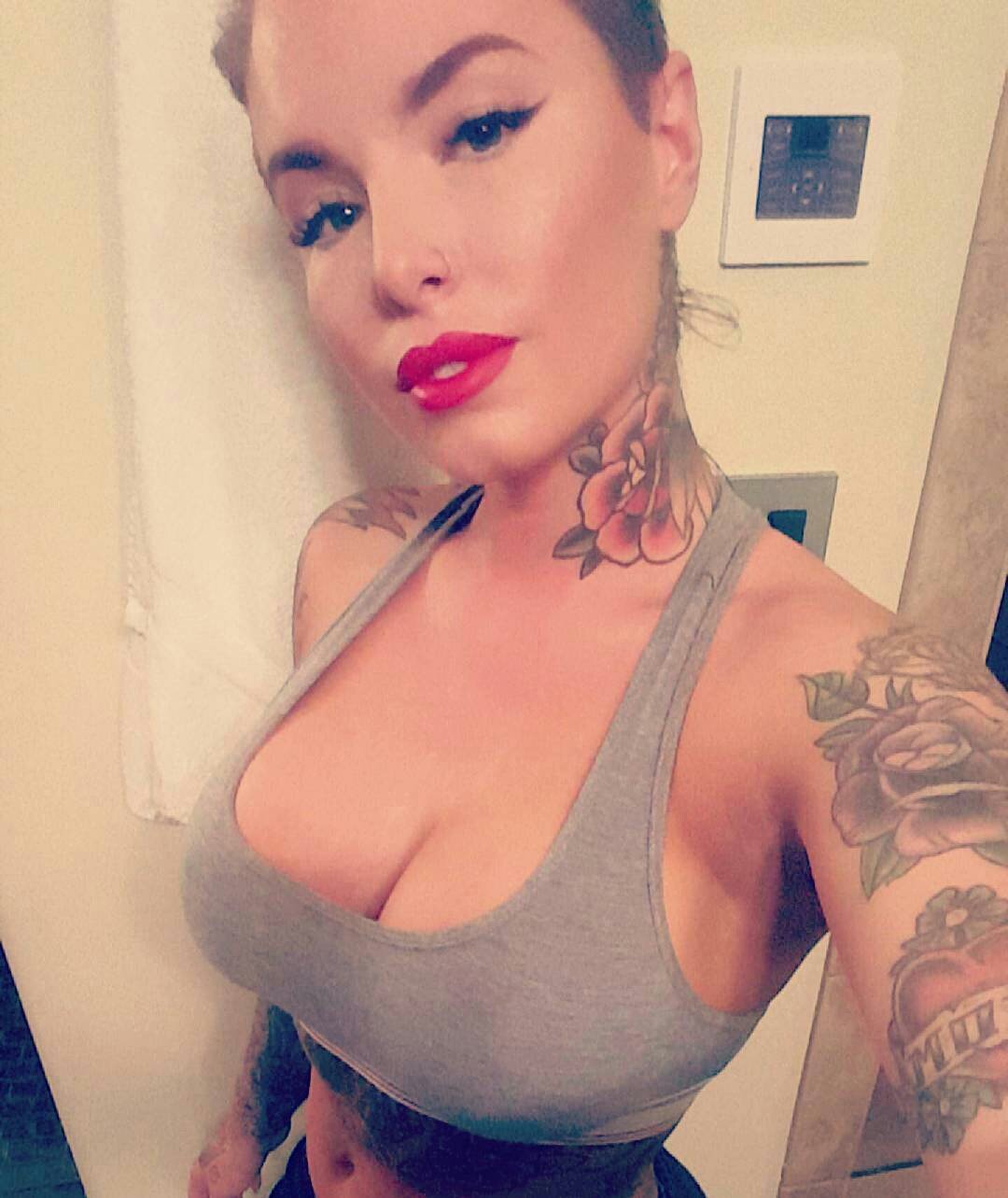 Claude recommends best of Naked foot shoes Best porno 2020 Thick ebony teen pics