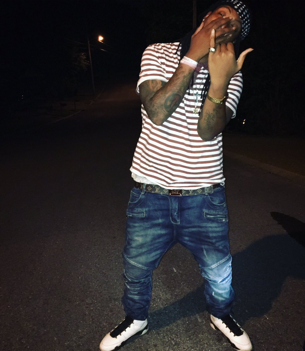 JoviDieRich's tweet image. Keeping It G Since I Was Lul My Nigga #RADtalk #GetFMLR