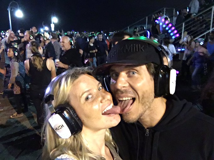 We came for the Pokemon &amp; stayed for the party! @MickBluexxx 🎶✌🏼️❤️ #SantaMonicaPier #DateNight https://t<a href="/tag/datenight"class="tags"><span>#datenight</span></a><a href="/tag/santamonicapier"class="tags"><span>#santamonicapier</span></a>