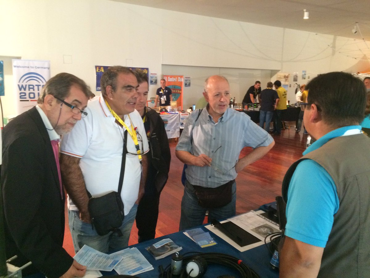 trocontril's tweet image. Mucha expectación en el rincón de los cucos y en Iberradio!!! Asombrosa participación de visitantes!!