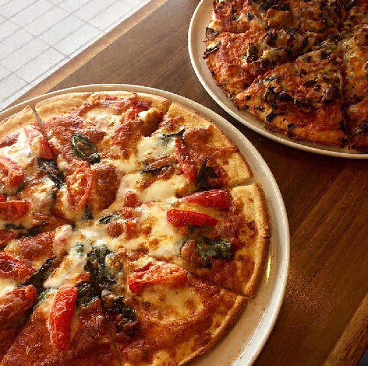 ItsAGutFeelin's tweet photo. Found a delish #glutenfree margherita pizza at Sliced Up in Batemans Bay, NSW. The base was nice and thin &amp; crispy! https://t.co/AKrbP6qexQ