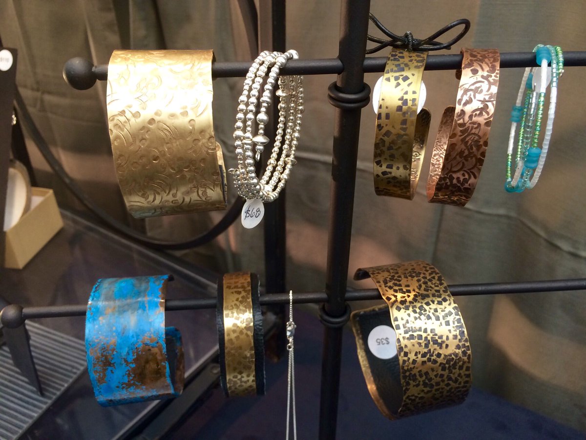 ArtPaired's tweet photo. Elegant. Mod. Cool. Kim Evans of Divergence Design jewelry at #ArtPaired in #Memphis at the #RacquetClub Sun 11-5. https://t.co/heILe2KVH1
