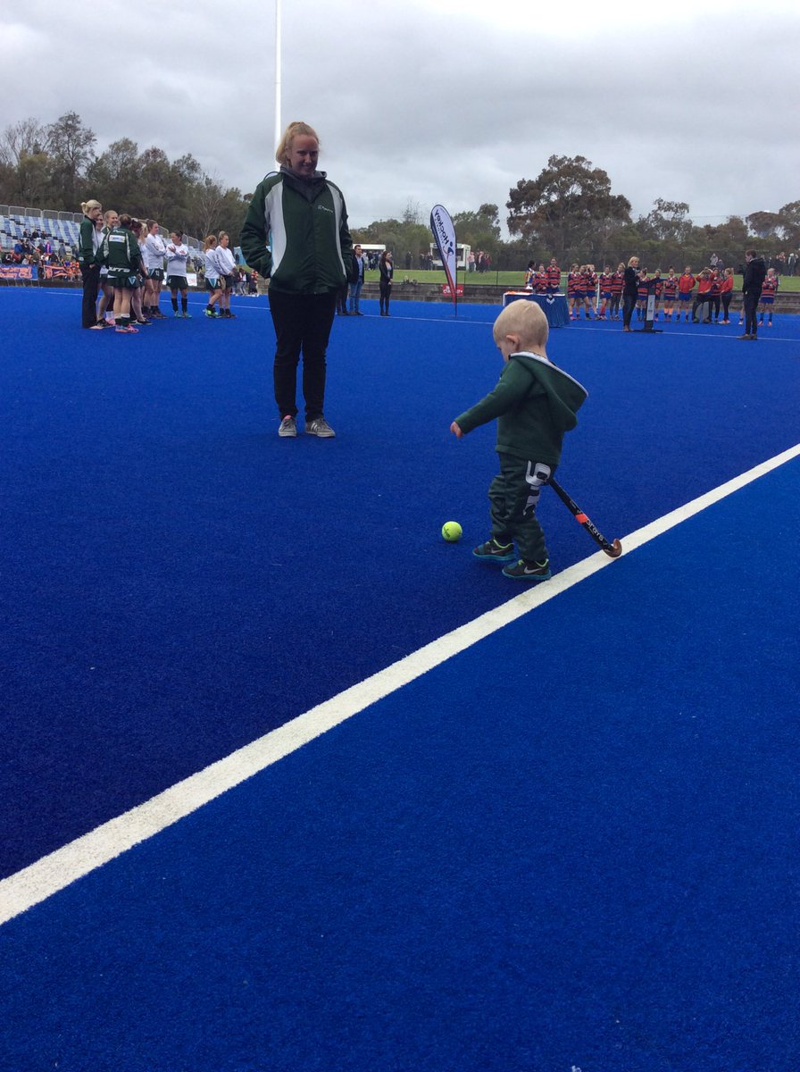 Never too young to pick up a stick 🏑 #HockeyIsForAll #hvfinals16