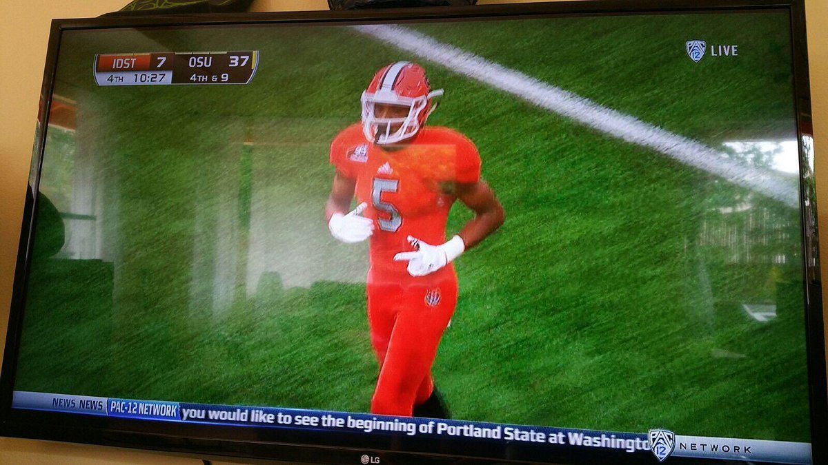 browncaleb22's tweet photo. That TV time😎 https://t.co/I9dfqmiUBk