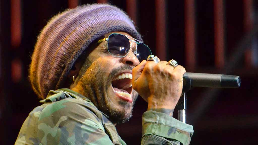 TimesofSanDiego's tweet image. @Aerosmith back in the U.S.A. — a year after Moscow gig. @LennyKravitz also at @Kaboodelmar timesofsandiego.com/arts/2016/09/1…