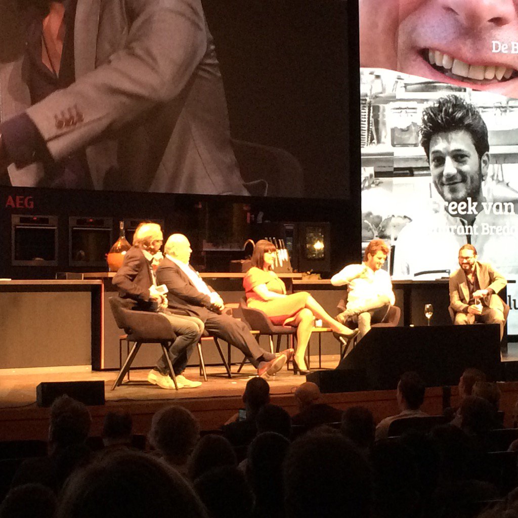 Mooie podium-line-up #cr2016 <a href="/Hanssteenbergen/">Hans Steenbergen</a> interviewt <a href="/joelbroekaert/">Joël Broekaert</a> <a href="/debokkedoorns/">Bokkedoorns</a> <a href="/RestaurantBREDA/">Restaurant BREDA</a> &amp; <a href="/delibrije/">Jonnie Boer</a>