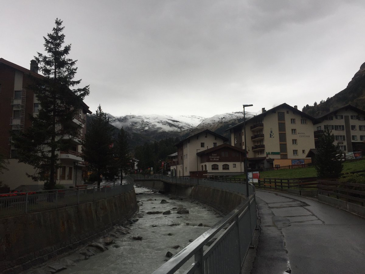Fresh snow to c2000m. Even some on the Church spire in town.Summer paradise to Winter wonderland overnight.