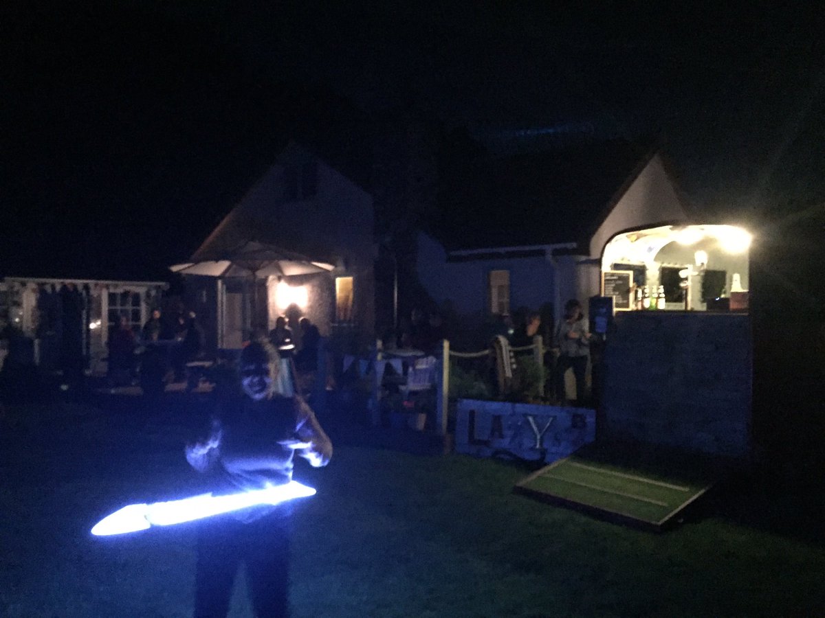 lazyciderbar's tweet image. @Lifebuoycafe polishing up on her circus skills @Meadowscampsite 👍🏻🎉