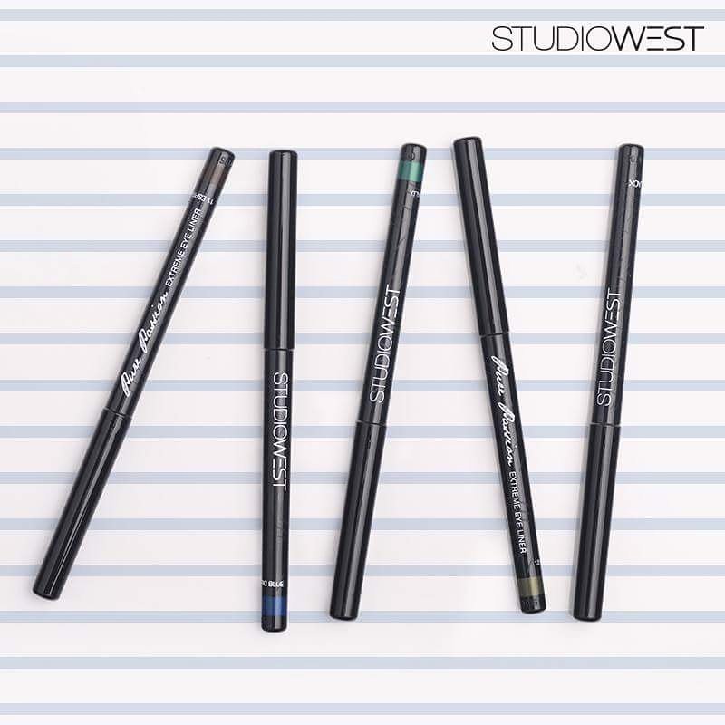 MyStudioWest's tweet photo. Own the room with one look! 
Try the #ExtremeEyeliner from our #PurePassion range for precision and command. https://t.co/6IoHYTRfCK