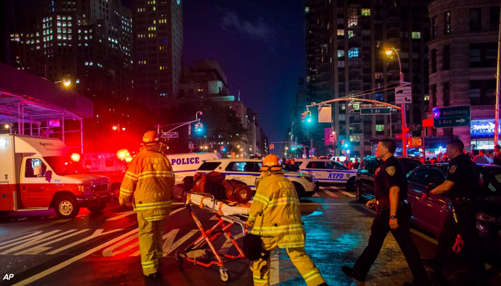 BuzzFeedNews's tweet photo. Explosion That Injured 29 In Manhattan “Intentional,” 2nd Nearby Device Removed https://t.co/X6GKHuVOeM https://t.co/AesTzDVExV