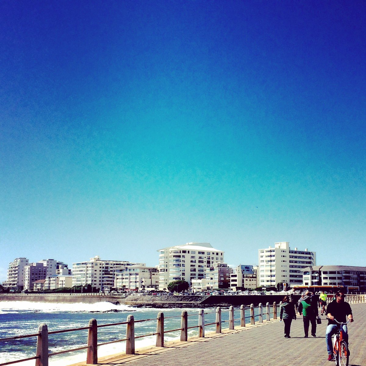 ReySunshine_'s tweet photo. Does your city have views like this? #toughdayinAfrica #capetown #beautiful https://t.co/Q00bLgorVC