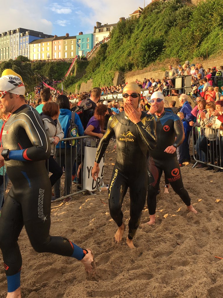 chricleemput's tweet photo. Australian exit, al 1 helft zwemmen achter de rug! @ironman_wales Go Go Go @hankmees ๐๐ป #handkus ๐ https://t.co/LLQAXoMGhQ