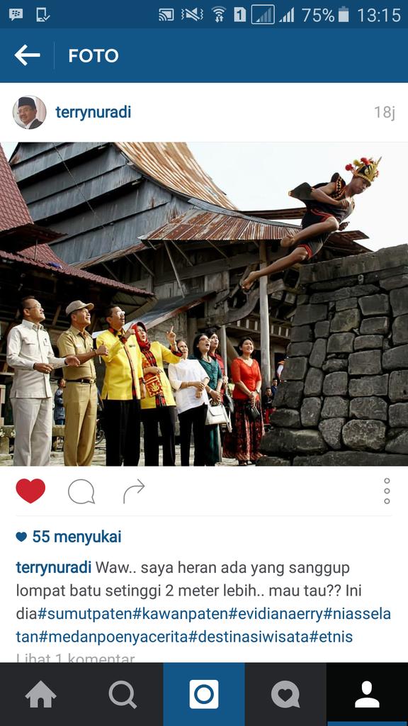 Waw.. lompat batu setinggi 2 meter lebih