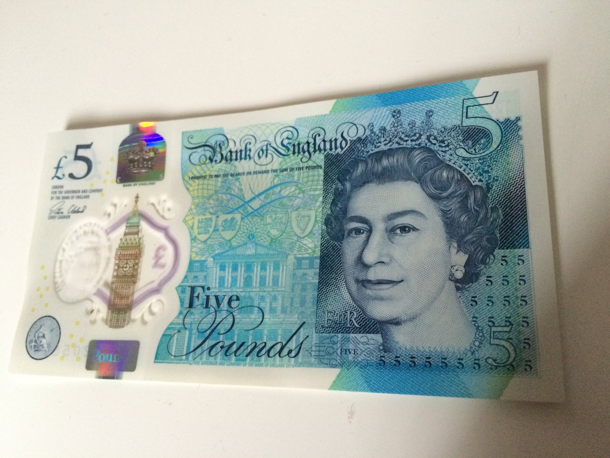 KateDavies_UK's tweet image. Genuinely not sure how I feel about spending this...It's actually so plastic-ly pretty! #newfiver #newfivepoundnote