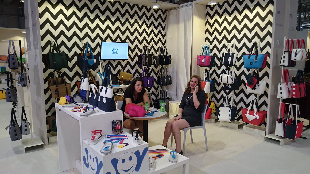 JoyItaliaof's tweet photo. @homimilano @FieraMilanoSpa @JoyItaliaof PAD.3 STAND R08
#JOY #JOYBAG #STYLE #madeinitaly #fashion https://t.co/0tVXHf1GWw