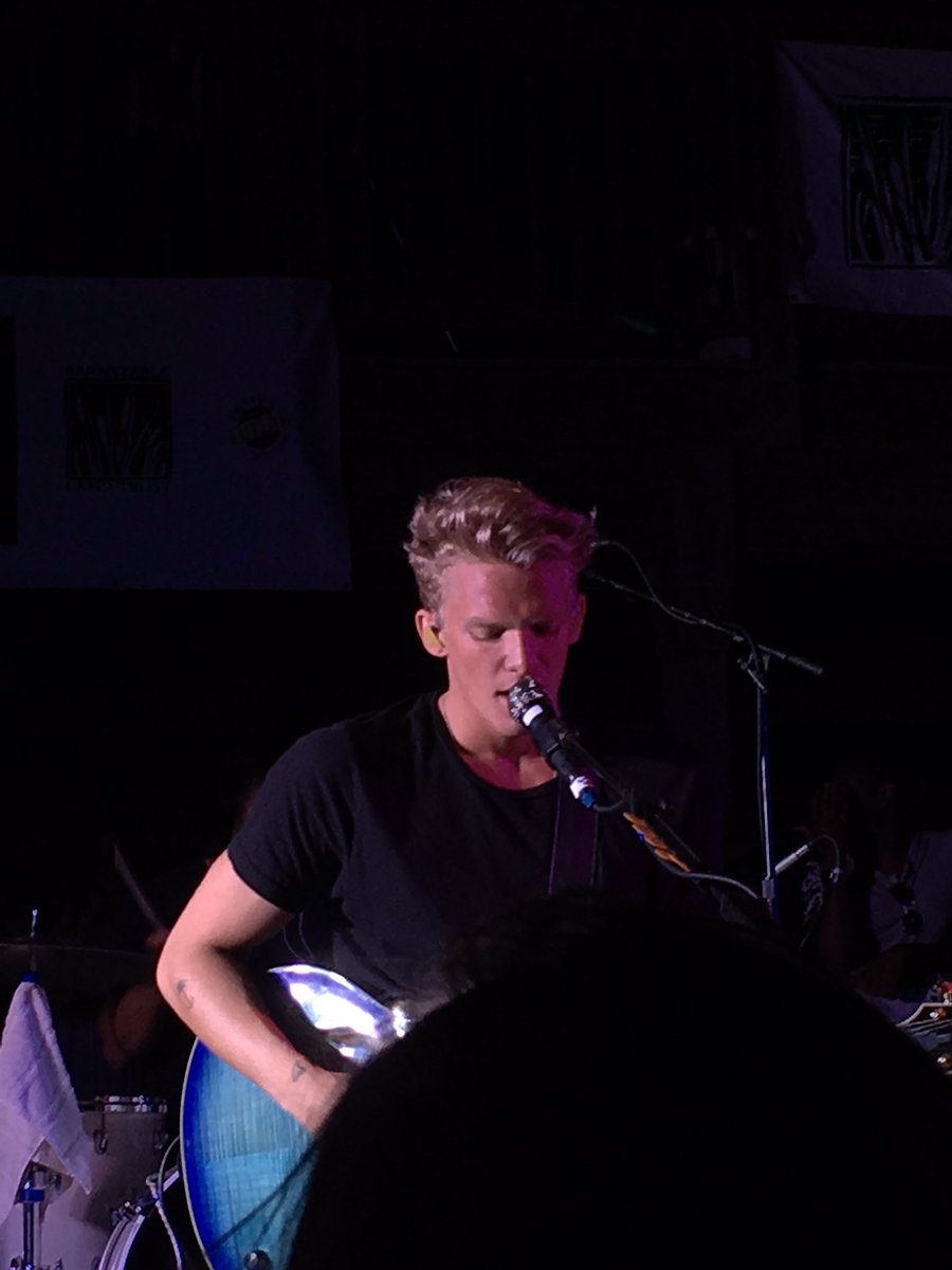 ultimatyong's tweet image. @CodySimpson having fun perfirming at @YellowdogFest 🌙💛