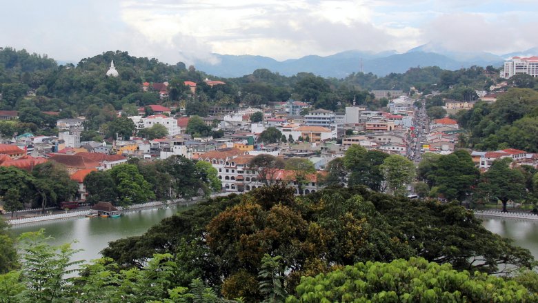 Reducing cities' carbon footprint starts with smart urban design. RT if you agree: wrld.bg/Uq9z3049s2W #climate