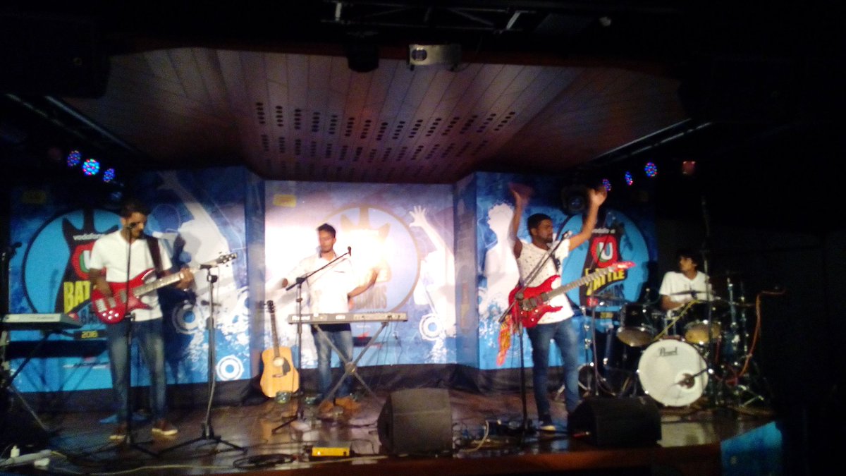 ubob_in's tweet photo. NEVER STOP!! The unknown artists from #goa are on song! #ubob finale in action @bluefrogpune_ https://t.co/zY39rDS7Kj