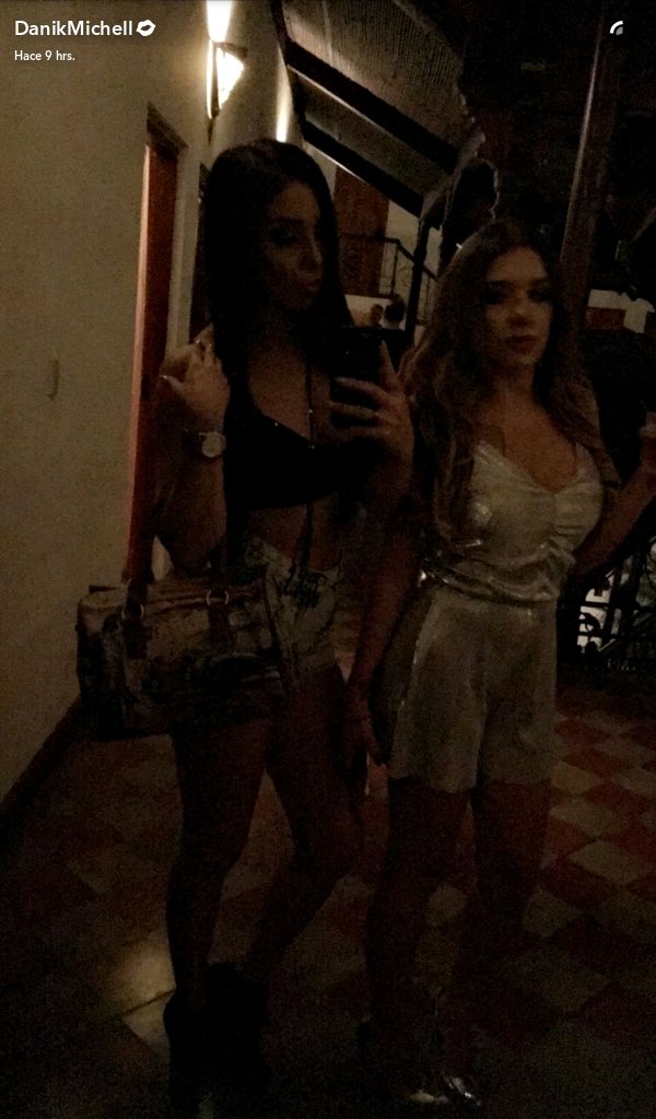 Danik_miichell's tweet photo. Hermosas♡♡♡ @Daanikmichell https://t.co/qxPsOYr1HM